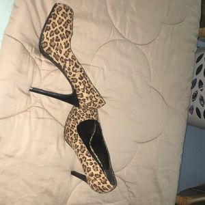 Kardashian Kollection Leopard Stiletto Los Angeles Shoe Pump